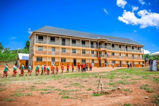 Umoja Helping Hearts Uganda contributes to the construction of Al-Madnatul Munawarah Islamic Secondary school.